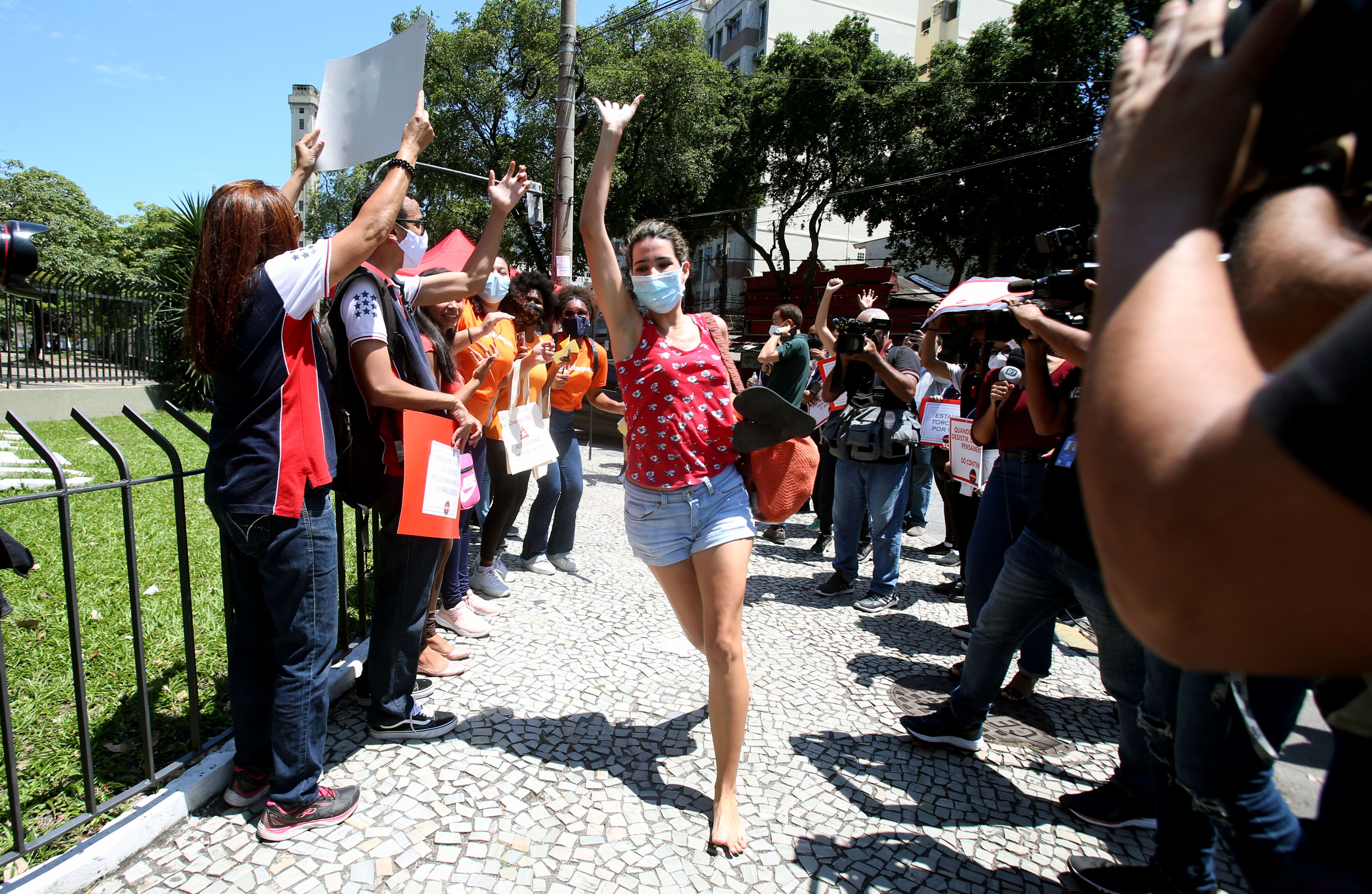 Chegada de estudantes no campos da UERJ para as provas do ENEM