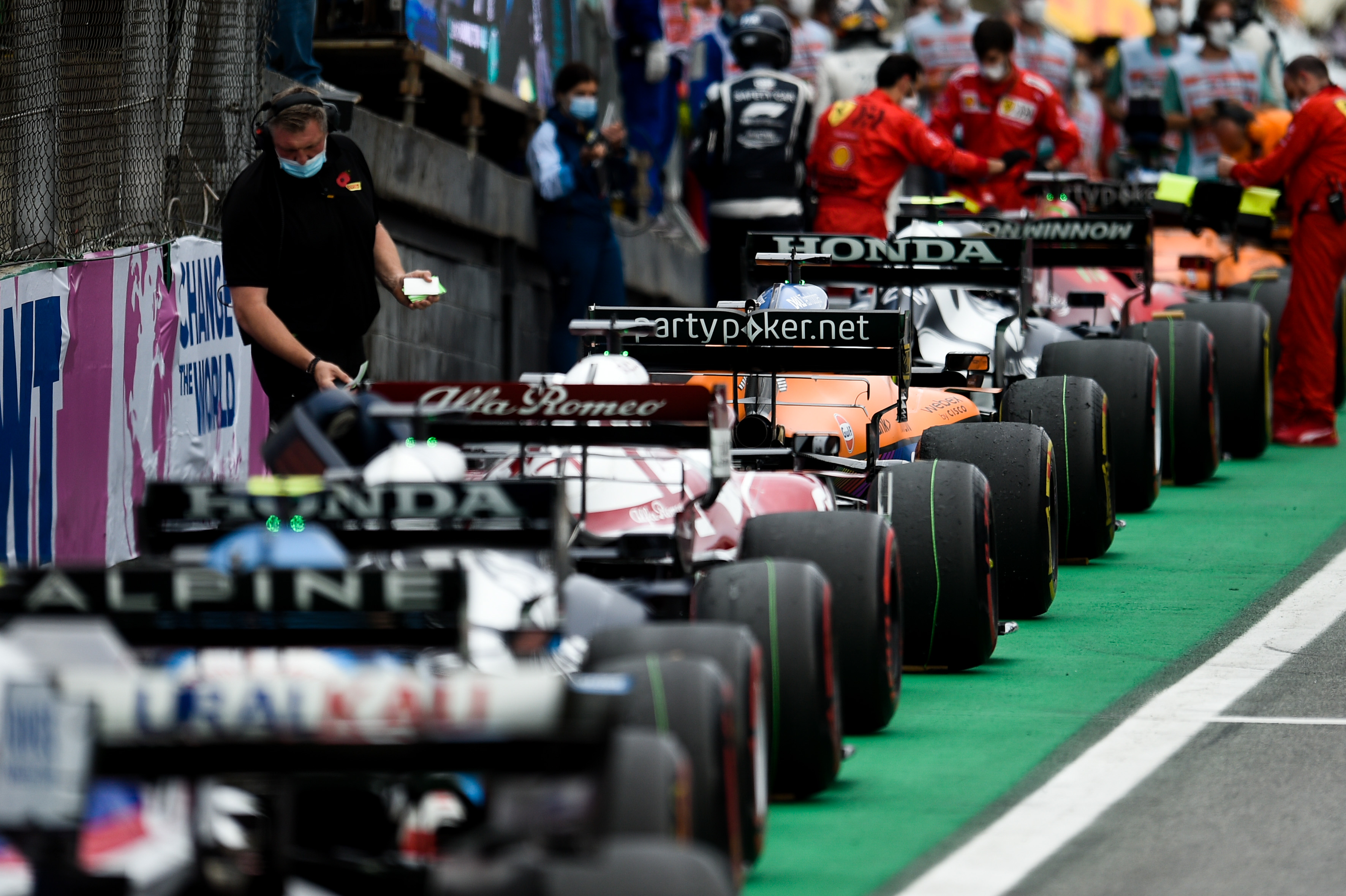 Carros alinhados após a Sprint Race do Grande Prêmio São Paulo / Foto: DUDA BAIRROS/AGIF - AGÊNCIA DE FOTOGRAFIA/AGIF - AGÊNCIA DE FOTOGRAFIA/ESTADÃO CONTEÚDO