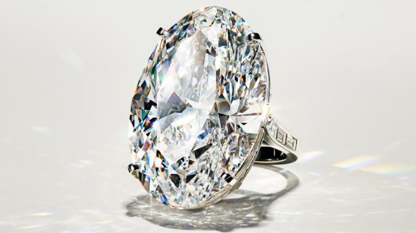 Anel que pode receber o diamante do colar / Tiffany & Co