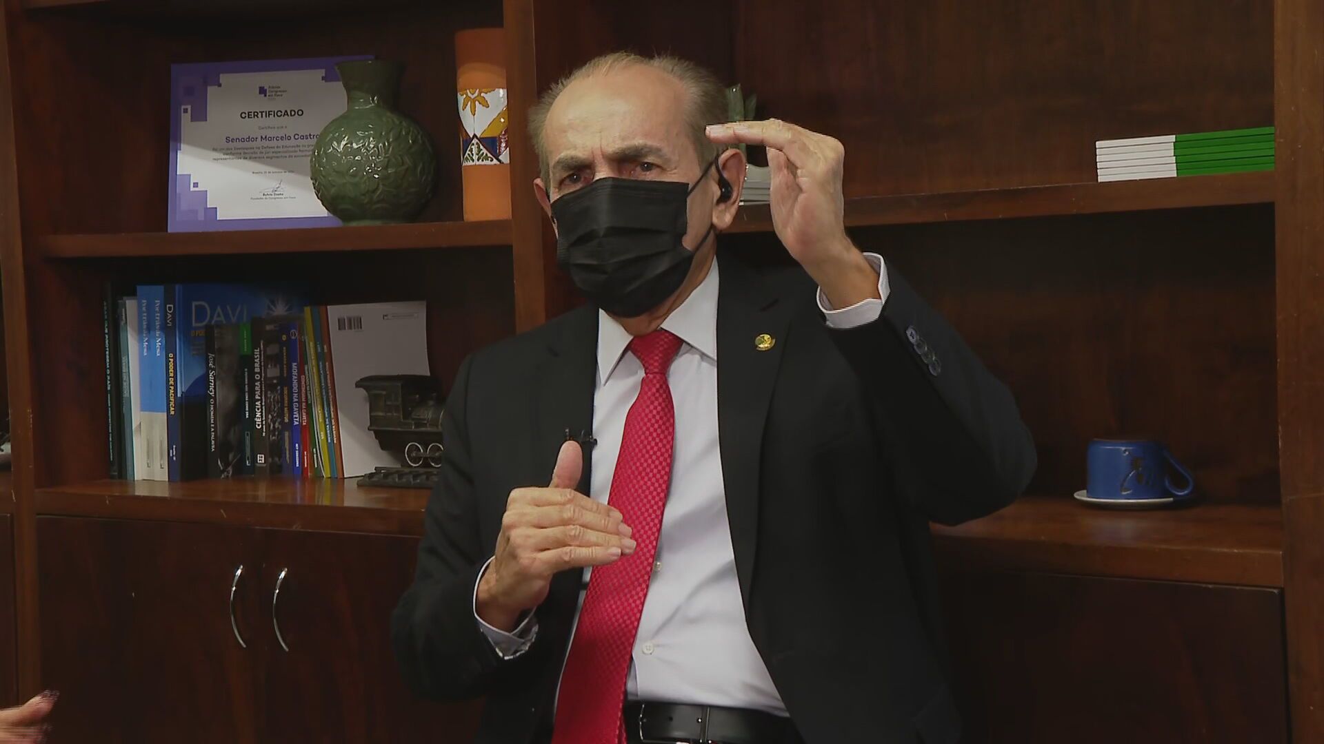 BR_CNN_261121_LIVE_CLEAN_frame_96697
