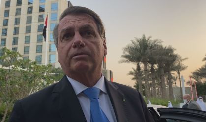 Reunião com premiê dos Emirados Árabes foi "apresentação do país", diz Bolsonaro
