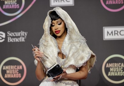 CARDI B AMERICAN MUSIC AWARDS 2021