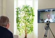 Tenista Peng Shuai fez chamada de vídeo com o COI e afirmou estar bem e segura