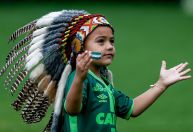 Chapecoense enfrenta dívidas e busca reinvenção cinco anos após tragédia