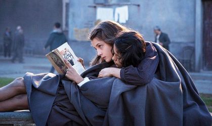 Elena Ferrante lança novo livro; veja os aspectos que se destacam em sua escrita