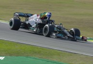 Lewis Hamilton supera Verstappen e vence o Grande Prêmio de São Paulo