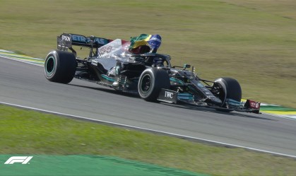 Lewis Hamilton supera Verstappen e vence o Grande Prêmio de São Paulo