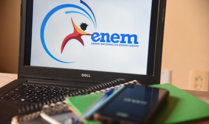 Quarta dose da vacina contra Covid, notas do Enem e mais de 10 de fevereiro