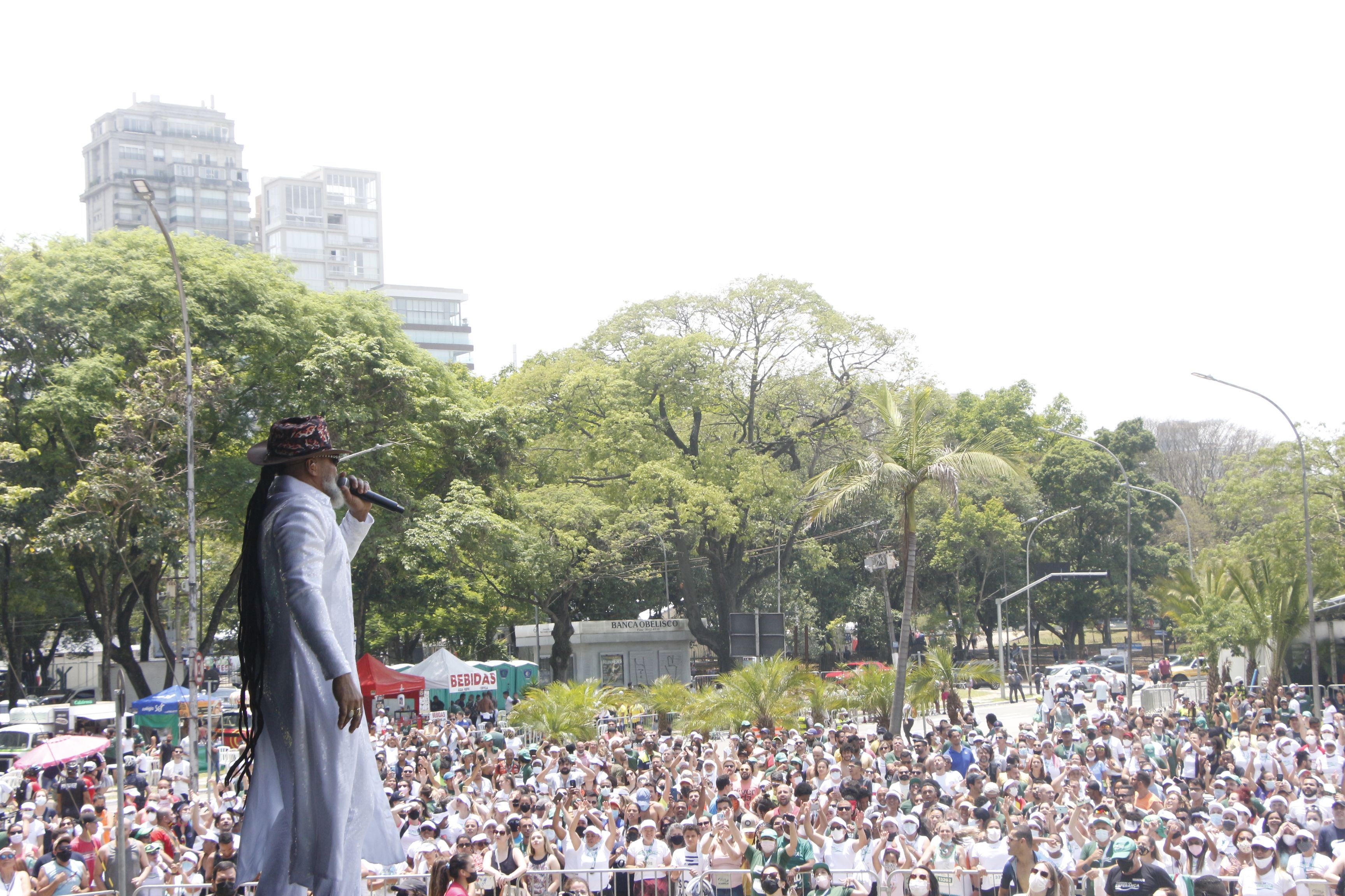CORRIDA DA ESPERANCA-SHOW CARLINHOS BROWN