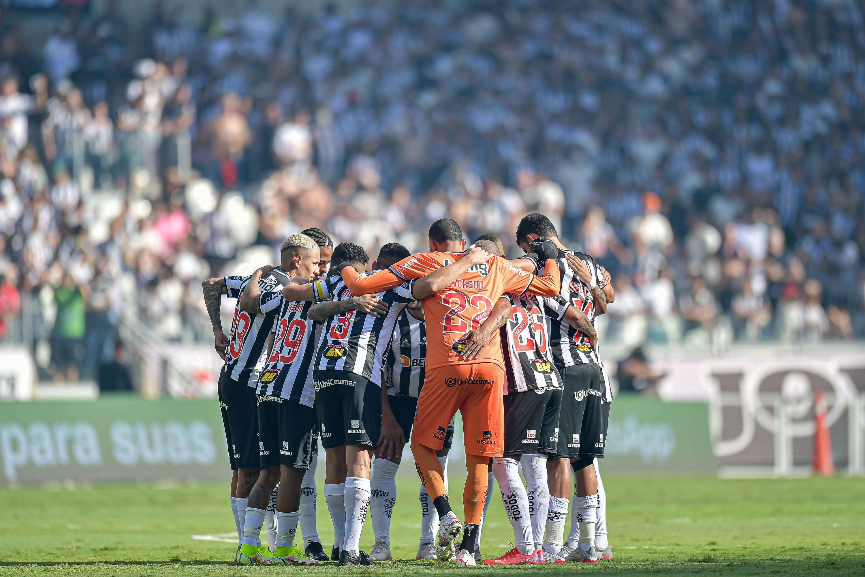 Jogadores do Atlético-MG na partida contra o Fluminense pela 36º rodada do Brasileirão