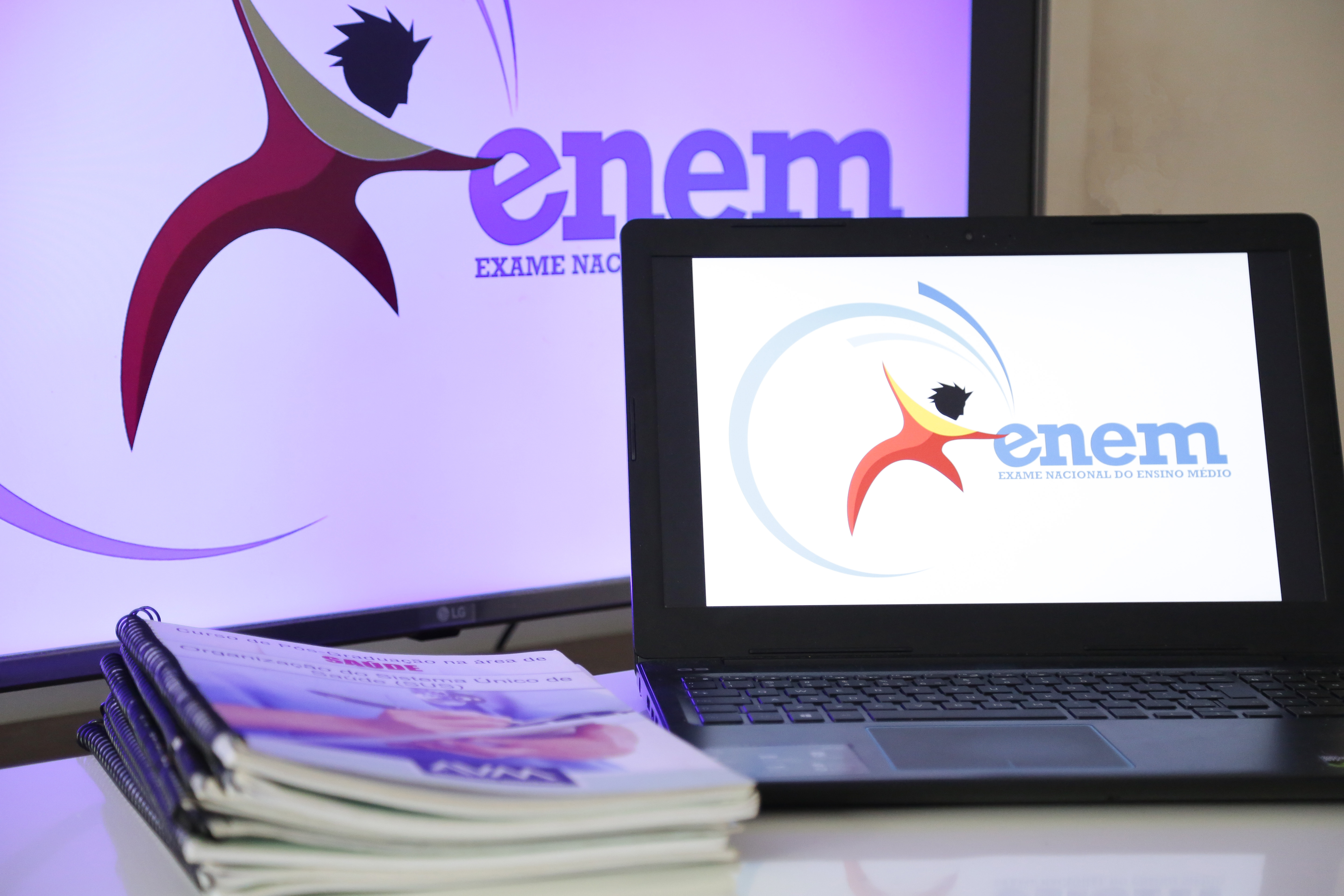 Estudantes relatam dificuldade para acessar notas do Enem