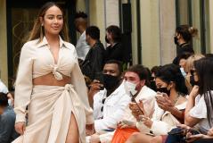 Rafaella Santos faz estreia na passarela no SPFW