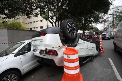 ACIDENTE NA RUA OSCAR FREIRE PERSEGUIÇÃO POLICIAL