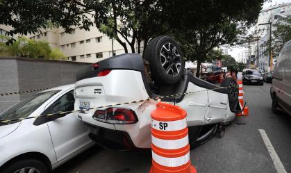 ACIDENTE NA RUA OSCAR FREIRE PERSEGUIÇÃO POLICIAL