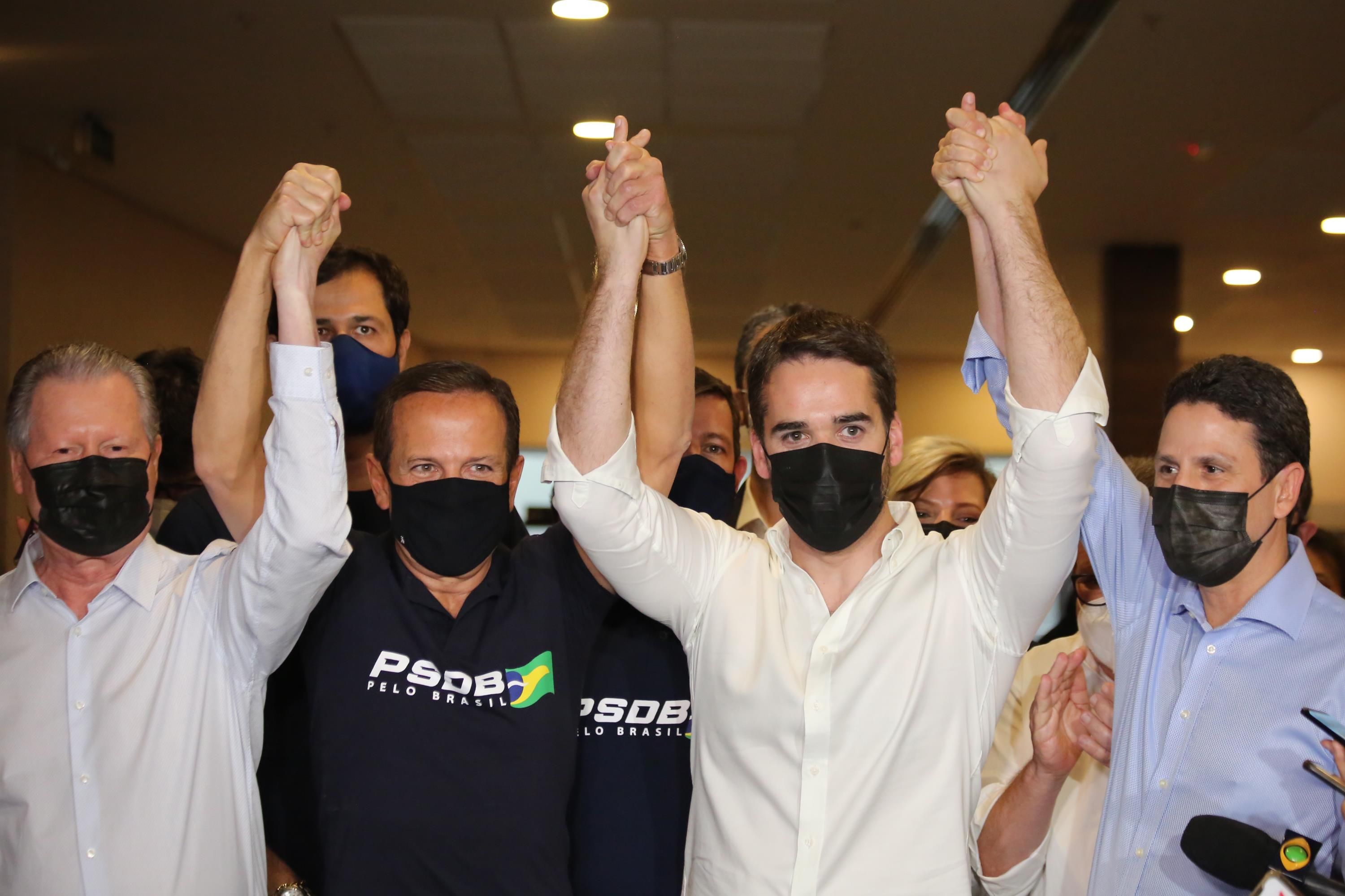 Imagem de destaque do post: Após votação, PSDB prega união para "enfrentar os reais adversários do Brasil"