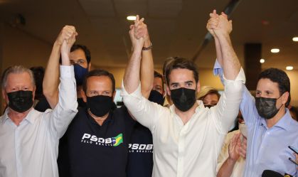 Após votação, PSDB prega união para "enfrentar os reais adversários do Brasil"