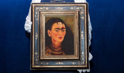 Pintura de Frida Kahlo é leiloada por valor recorde para obra latino-americana