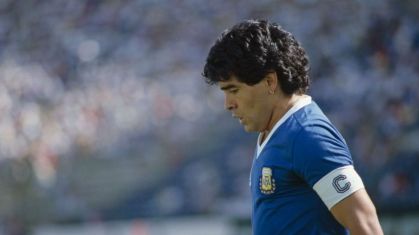 Maradona em uma partida da Copa do Mundo de 1986