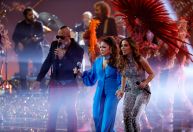 Grammy Latino tem vitória de Caetano Veloso e homenagem à Marília Mendonça