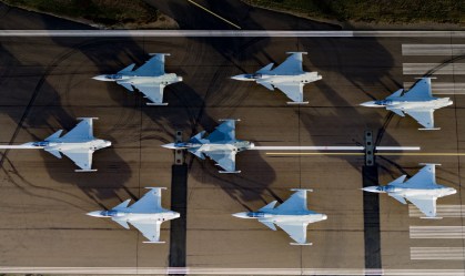FAB recebe quatro primeiros caças F-39 Gripen da sueca Saab