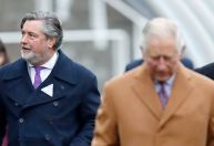 Assessor do príncipe Charles renuncia por escândalo de títulos honorários