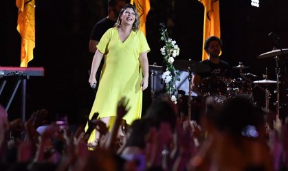Foto de arquivo do dia 07 de outubro de 2019 mostra a cantora Marília Mendonça durante um show realizado na Praça da Estação, em Belo Horizonte