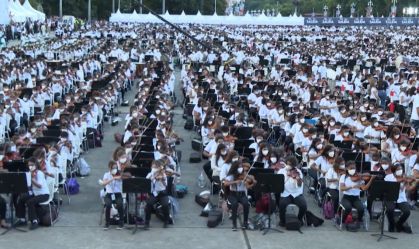 Venezuela atinge recorde do Guinness com a maior orquestra do mundo