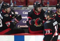 Liga de hóquei dos EUA interrompe temporada de equipe após surto de Covid-19