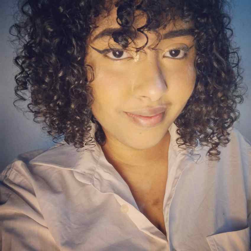 A streamer Ana Beatriz sofreu injúria racial enquanto fazia uma live / Divulgação