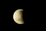 Qual a diferença entre eclipse solar e lunar?