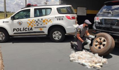 Polícia encontra quase R$ 1 milhão escondidos em pneu no interior de SP