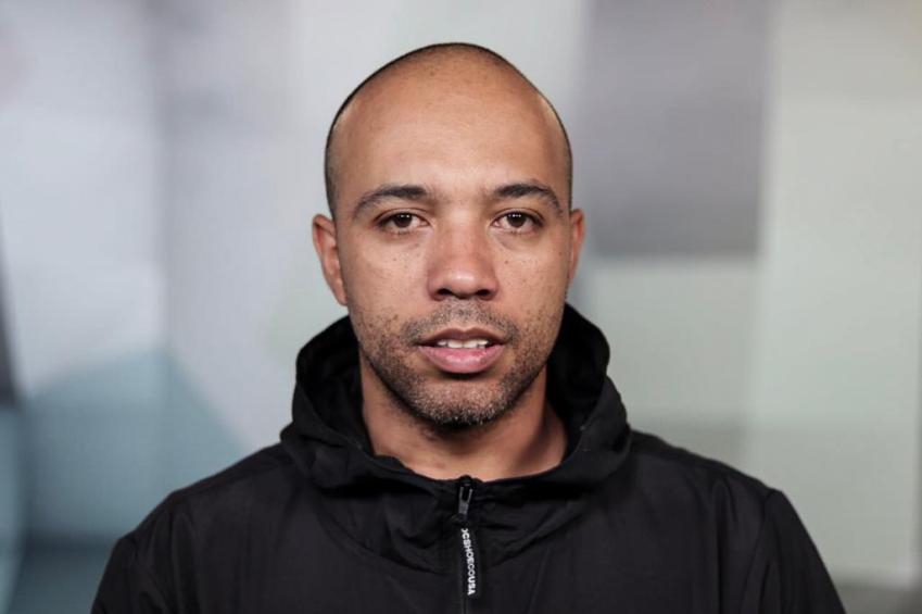 Alex é fotógrafo, afirma que já sofreu racismo e acredita que mudança está na educação / Arquivo pessoal