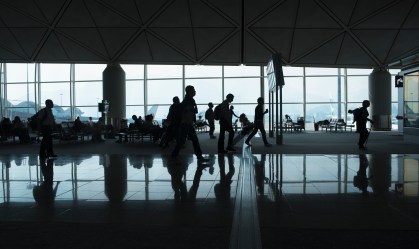 Secretários pedem que governo exija passaporte da vacina para entrar no Brasil