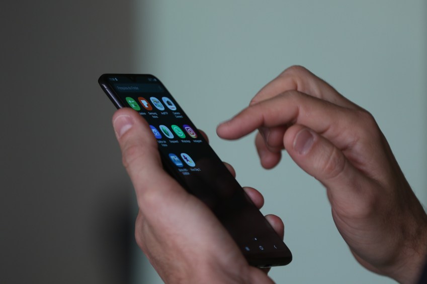 IAs generativas passam a ser incluídas nos novos smartphones. / Tânia Rêgo/Agência Brasil