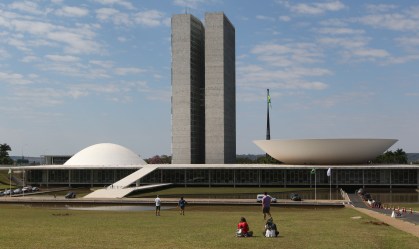 Veja a idade mínima para se candidatar a cargos políticos
