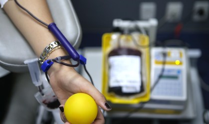 Amostras de bancos de sangue podem ser usadas para monitorar evolução de epidemias, diz pesquisa