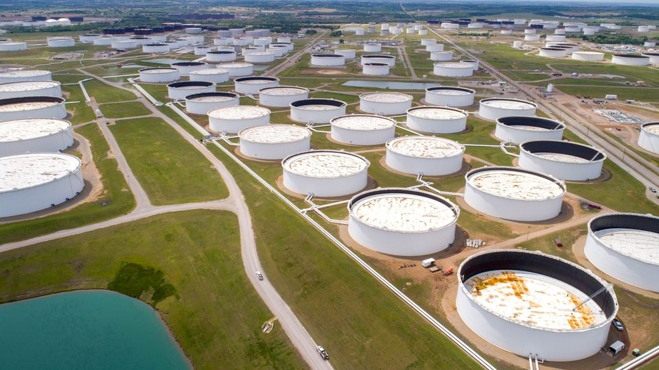 Tanques de reserva de petróleo