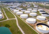 Liberação de petróleo pelos EUA é mais simbólica que efetiva, diz pesquisador