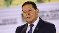 Mourão nega relato de Cid sobre reunião golpista: “Fantasia”