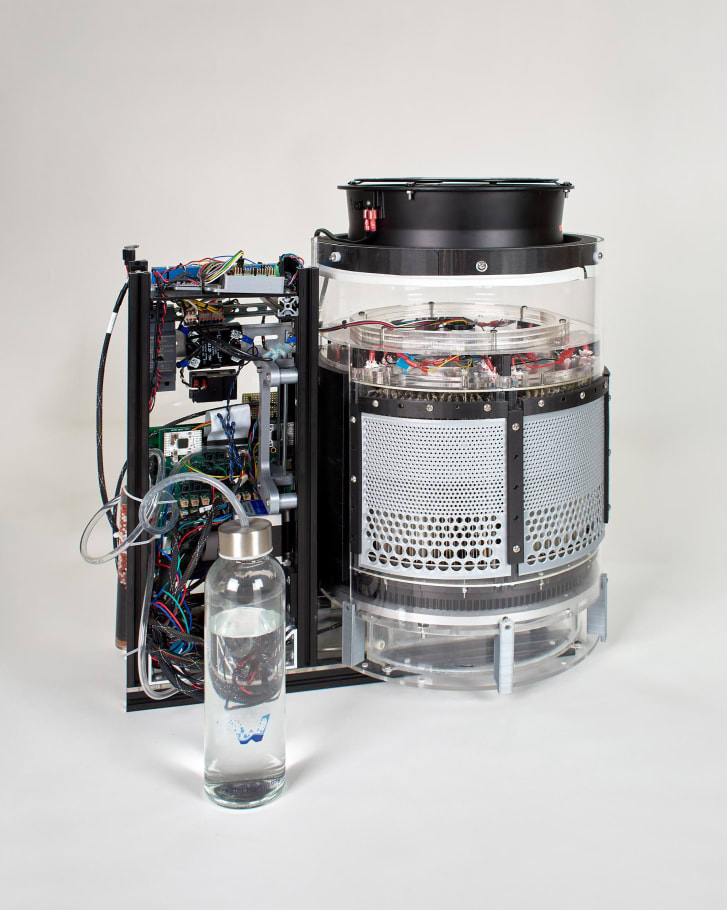 Waha Water Harvester é movido a energia solar, que pode converter o vapor de água do ar mesmo nas condições mais áridas / Foto: Cortesia de CEANIX/BIG-Bjarke Ingels Group/Smithsonian