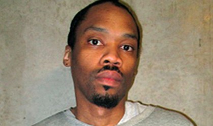Governador de Oklahoma concede clemência a condenado no dia da execução