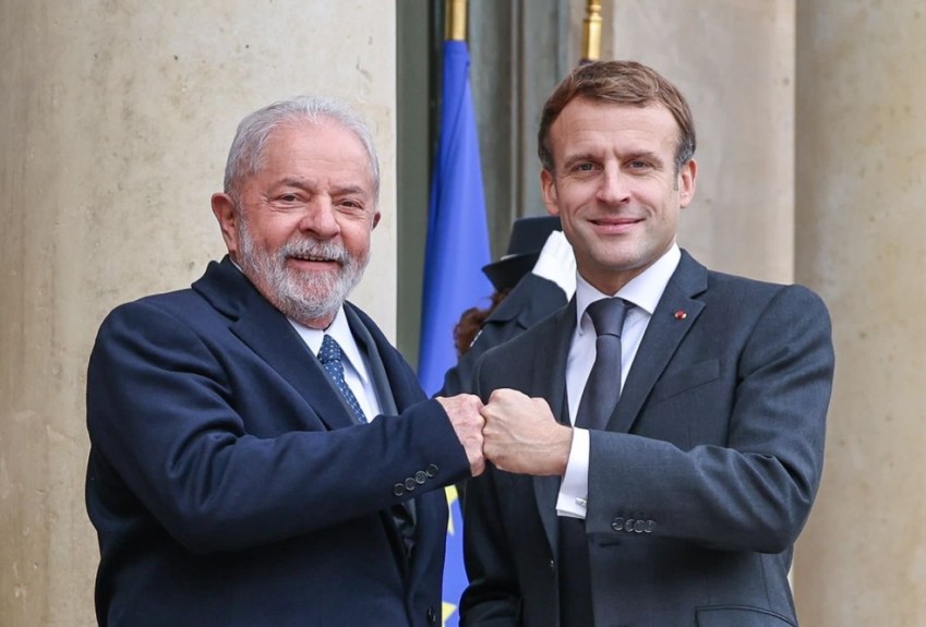 Lula foi recebido por presidente da França no Palácio do Eliseu, em Paris, em 2021 / Foto: Ricardo Stuckert/Reprodução/Twitter