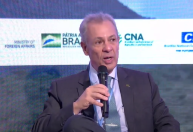 Brasil deve ter 50% da matriz energética limpa em 2030, diz Bento Albuquerque