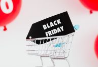 Black Friday: Movimentação em dia de promoção faz lojas ficarem abertas 24 horas
