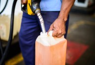 ANP autoriza que gasolina e etanol sejam entregues por delivery