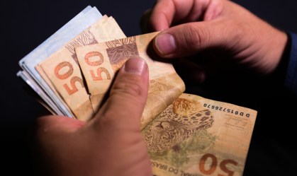 13º salário: conheça a história do direito garantido aos trabalhadores formais