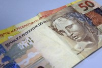 Rating pode aumentar se Brasil tiver superávits primários, aponta S&P