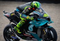 Multicampeão Valentino Rossi se aposenta e entra para Hall da Fama da MotoGP