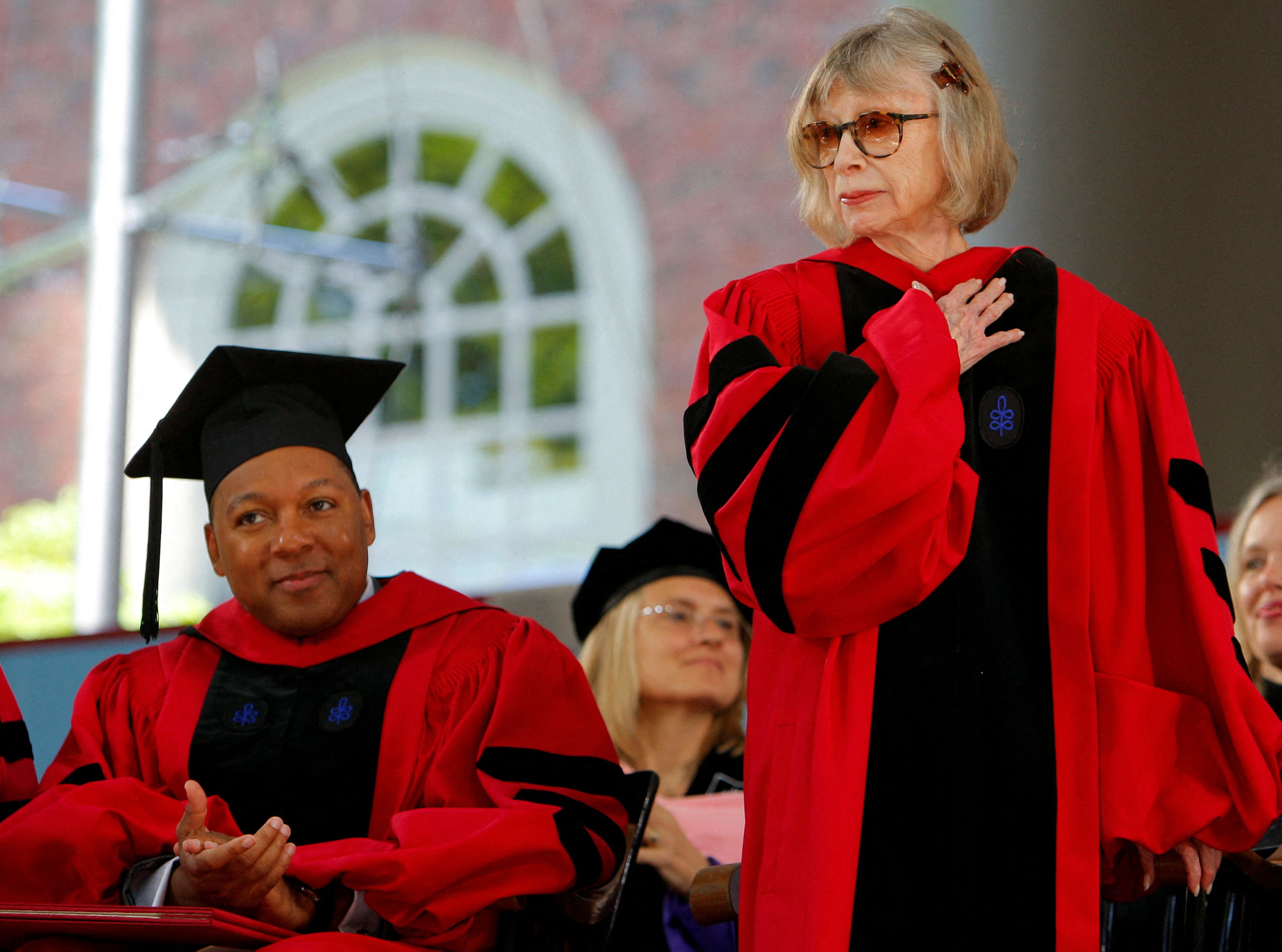 Escritora Joan Didion recebe título de Doutora Honorária em Letras na Universidade Harvard em 2009
