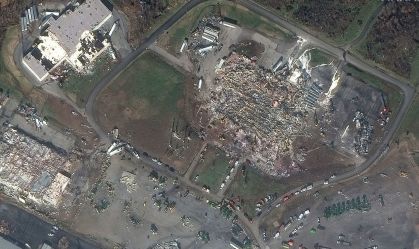 Veja imagens de antes e depois da passagem de tornados pelos Estados Unidos